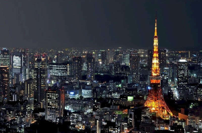 Tranh dán tường cảnh thành phố về đêm lung linh ánh đèn