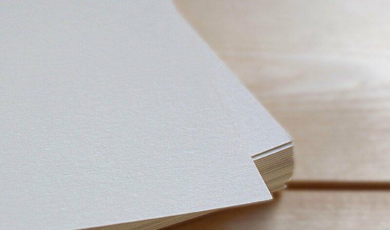 Giấy ivory là giấy gì là câu hỏi của nhiều người đang quan tâm về in ấn cũng như lựa chọn chất liệu in hiện đại.