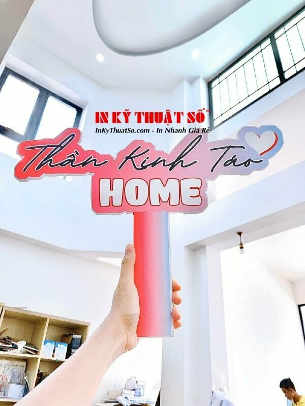 Kích thước standee cầm tay check in sự kiện
