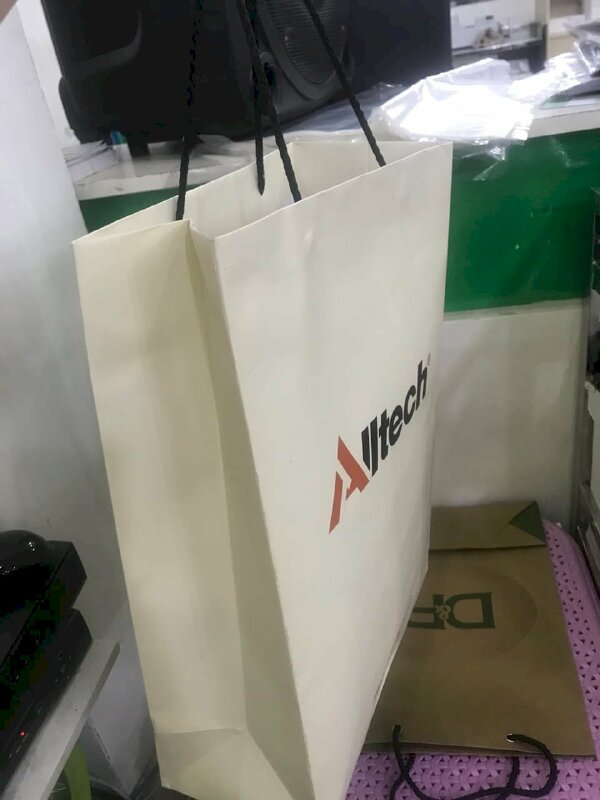 Túi giấy đứng kích thước chuẩn