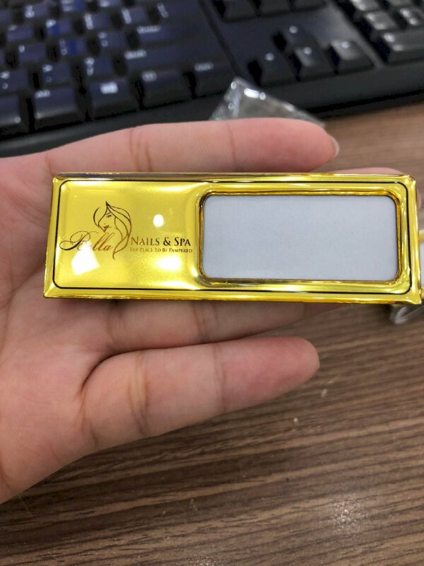 Mẫu bảng tên nhân viên spa