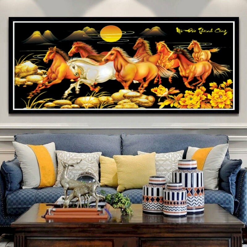 Tranh mã đáo thành công không có ngựa quay đầu, phối màu vàng đen sang trọng