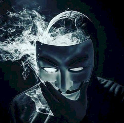 Ảnh đại diện hacker buồn mờ ảo trong làn khói