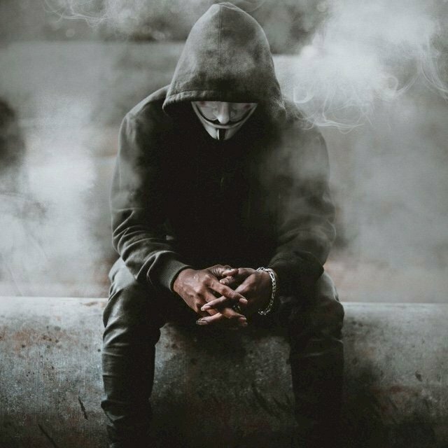 Ảnh đại diện hacker buồn hút thuốc mang nhiều tâm sự