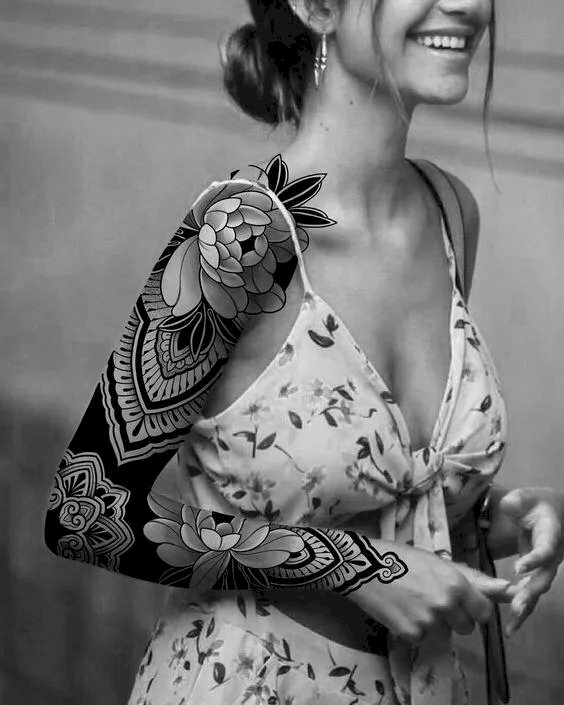 Hình xăm hoa mẫu đơn trên toàn bộ cánh tay tuyệt đẹp cho nữ