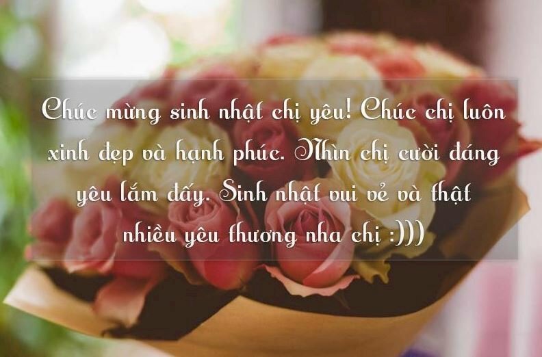 Hình ảnh bó hoa hồng và lời chúc mừng sinh nhật chị gái thân yêu