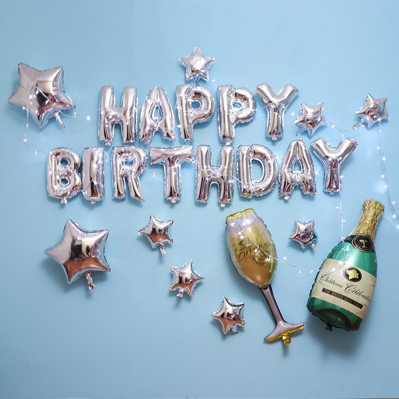 Hình hình ảnh tô điểm với ly rựu và chai rựu nằm trong loại chữ Happy Birthday đẹp mắt nhất