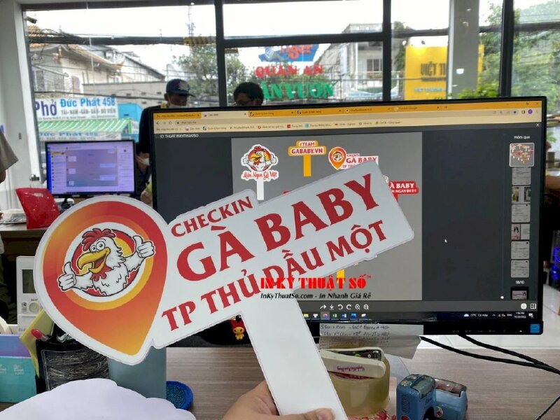 In Hashtag khai trương hồng phát, hashtag cầm tay khai trương - In Kỹ Thuật Số Since 2006 - Ảnh: 1