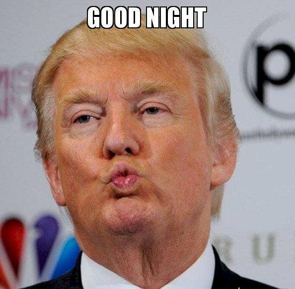 Ảnh chế tổng thống Trump hôn gió chúc ngủ ngon