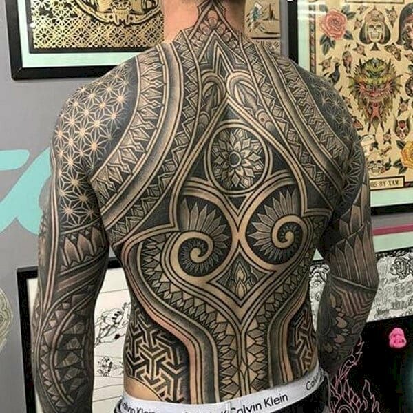 Tattoo trắng đen hoa văn lạ mắt, đẹp, độc đáo