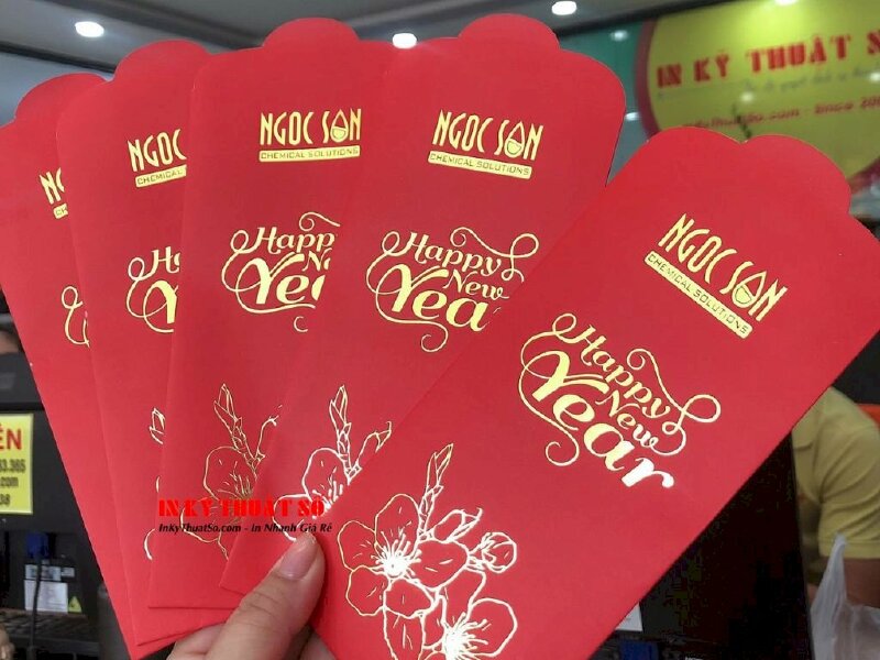 In bao lì xì Tết TPHCM - 8.5cm x 17.5cm x 2.5cm (nắp cài), ép kim 2 mặt - In Kỹ Thuật Số Since 2006 - Ảnh: 2