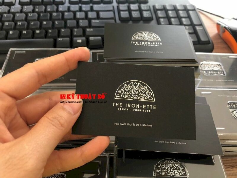In card visit dập nổi chữ và số - Ảnh: 3