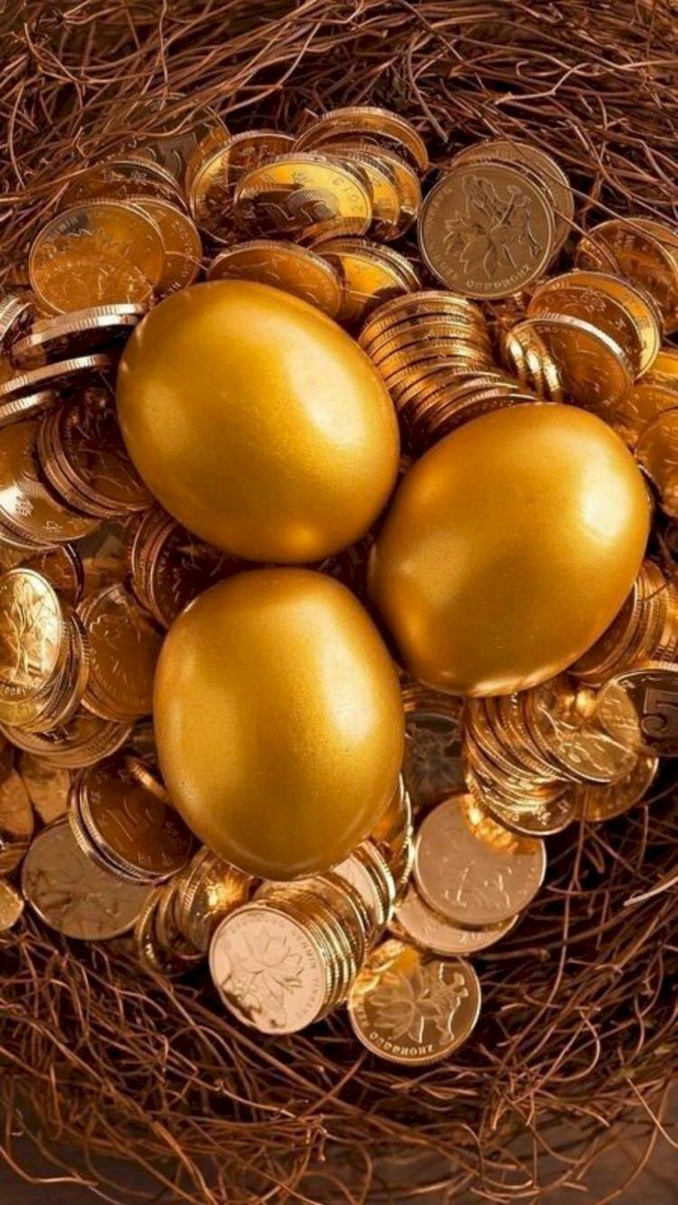 Hình hình họa những đồng xu tiền vàng, trái khoáy trứng gà vàng  thú vị tiền lộc, mang tới nhiều như mong muốn, đảm bảo chất lượng lành