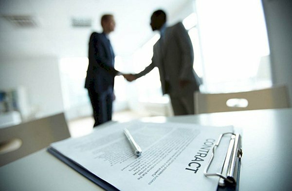 Hình ảnh ký hợp đồng, bắt tay hợp tác kinh doanh thành công