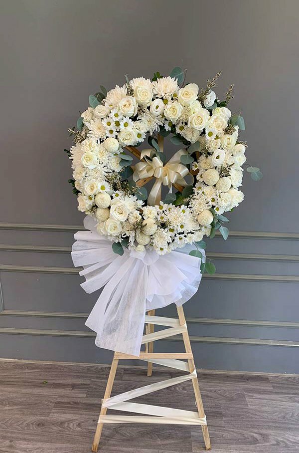 Ảnh vòng hoa cúc trắng đám tang