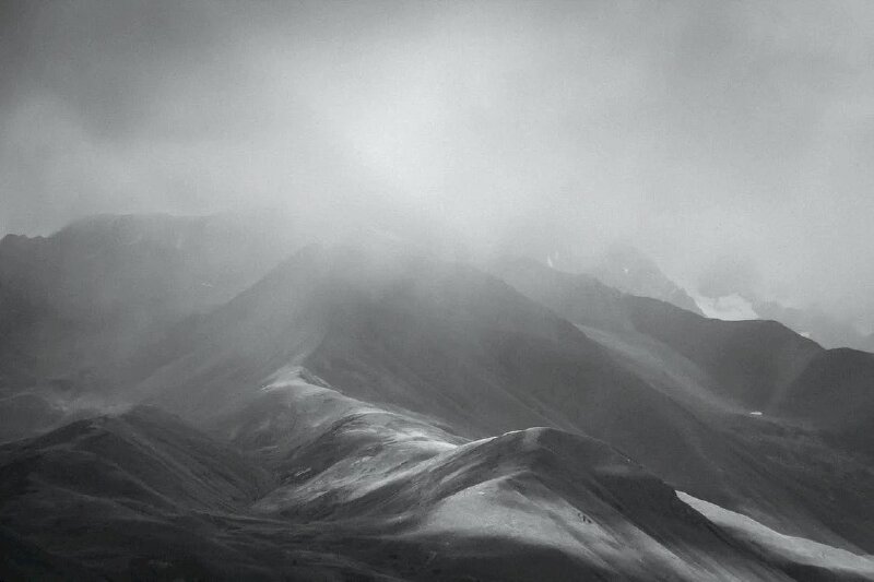 Ảnh phong cảnh đồi núi thiên nhiên trắng đen đẹp nhất 