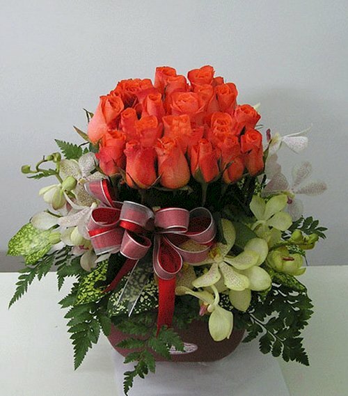 Hình ảnh lẵng hoa hồng xinh tươi màu sắc rực rỡ