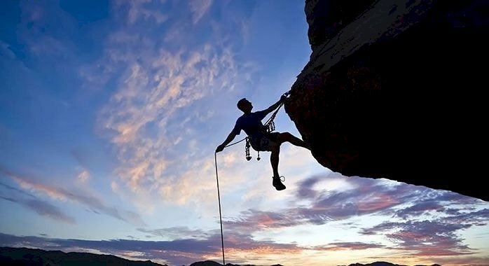 Hình ảnh đẹp về sự nỗ lực cố gắng vượt qua khó khăn thử thách để thành công trong công việc