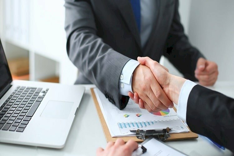 Ảnh thành công trong kinh doanh hợp tác cùng nhau phát triển