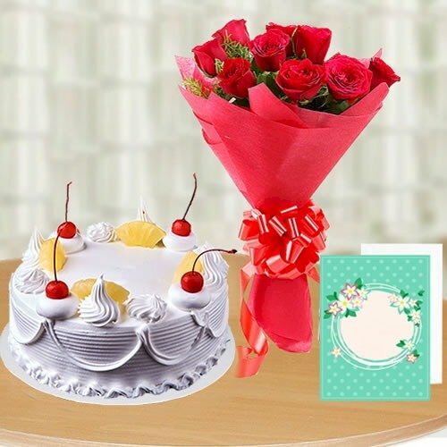 Hình hình ảnh bánh sinh nhật và bó huê hồng đỏ rực thắm giản dị và đơn giản đẹp