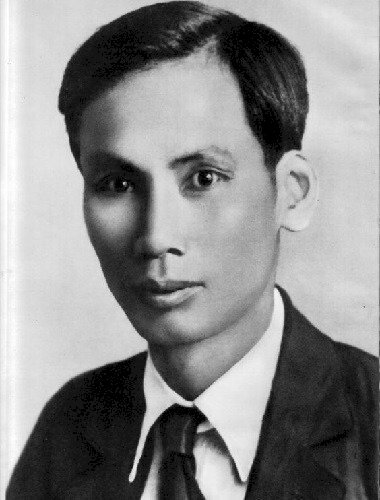 Hình ảnh chân dung Bác Hồ thời trẻ với đôi mắt sáng cương nghị