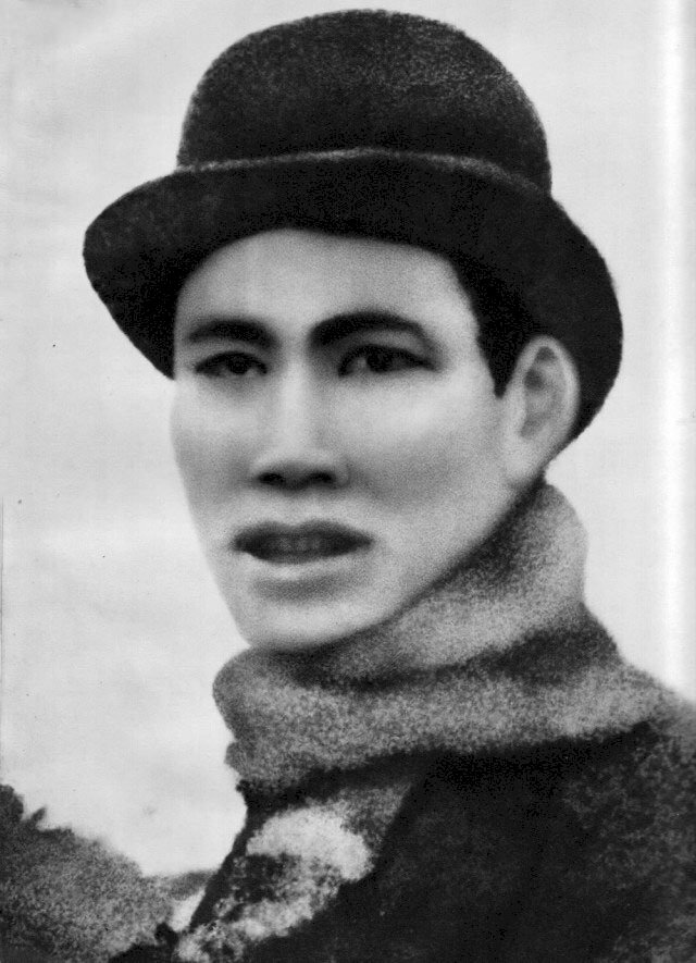 Ảnh chân dung Bác Hồ thời trẻ khi ở Pháp
