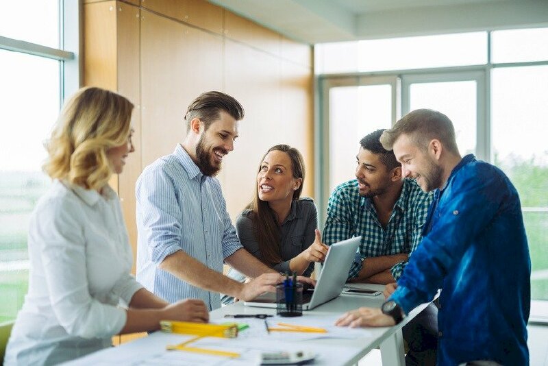 Hình ảnh trao đổi, thảo luận làm việc nhóm hiệu quả