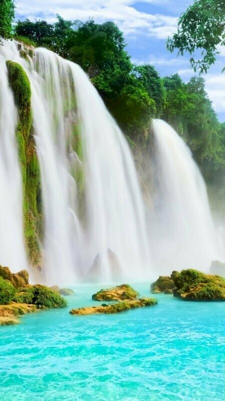 Hình ảnh thác nước chảy mang lại may mắn suôn sẻ trong công việc 