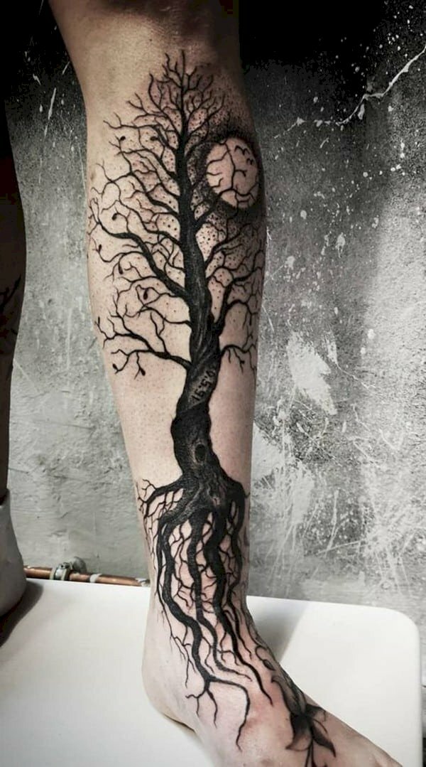 Hình xăm cây cổ thụ đẹp nghệ thuật ở chân