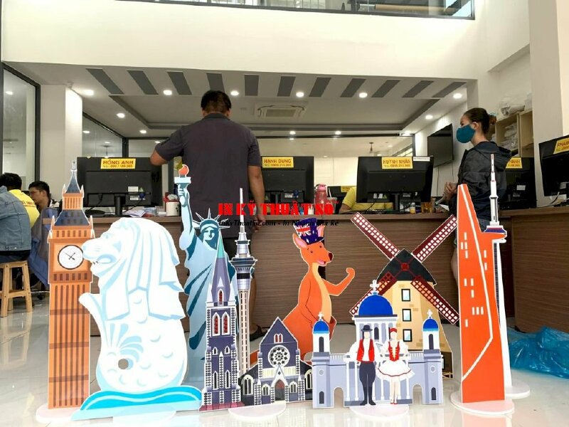In standee mô hình