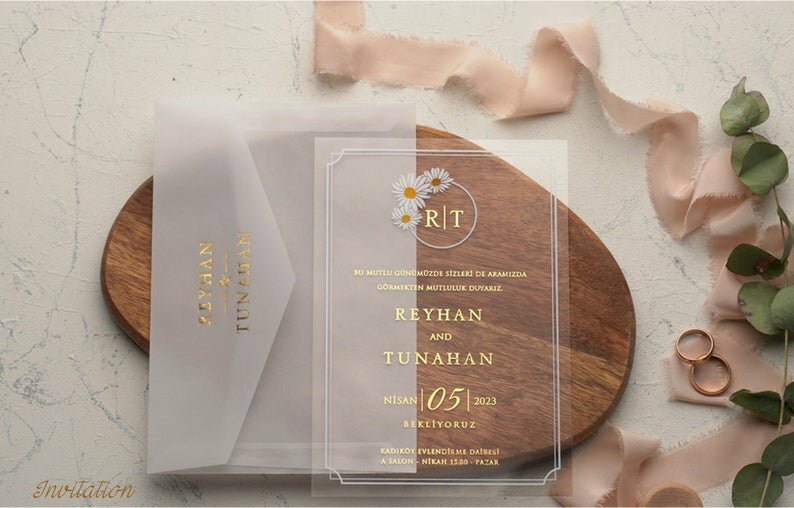 Thiệp cưới mica