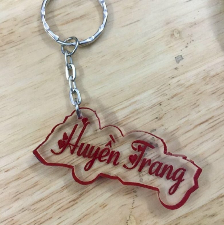 In móc khóa theo yêu cầu, in móc khóa khắc tên số lượng nhiều hay ít