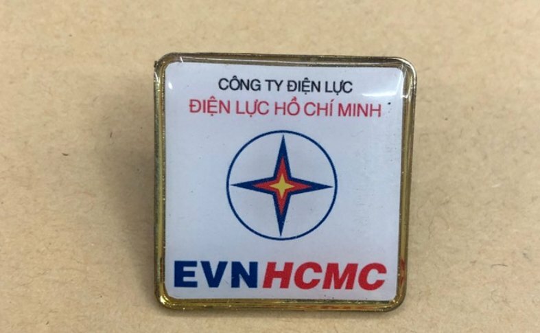 Mẫu huy hiệu hình vuồng công ty điện lực Hồ Chí Minh