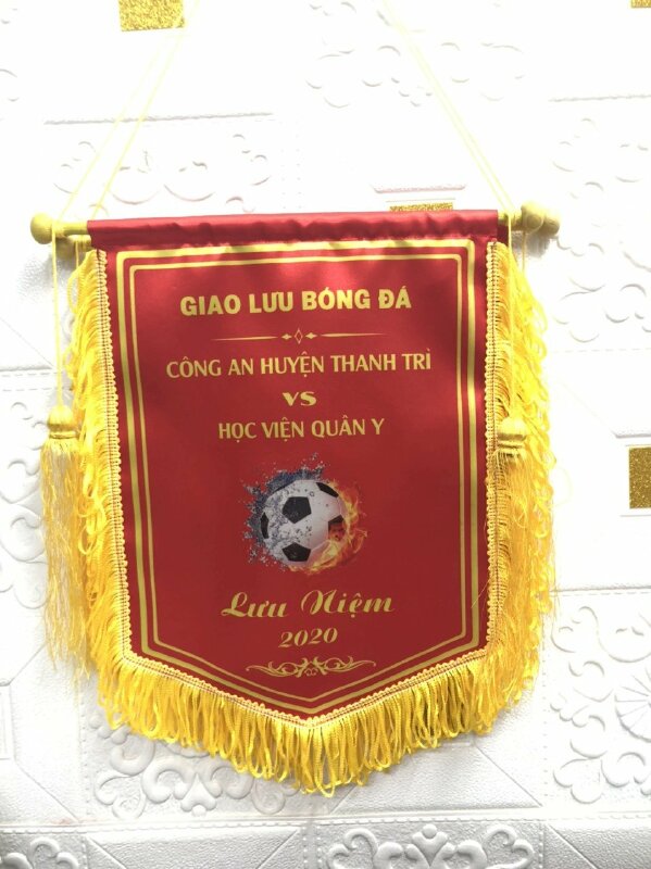 Mẫu in cờ lưu niệm bóng đá theo yêu cầu