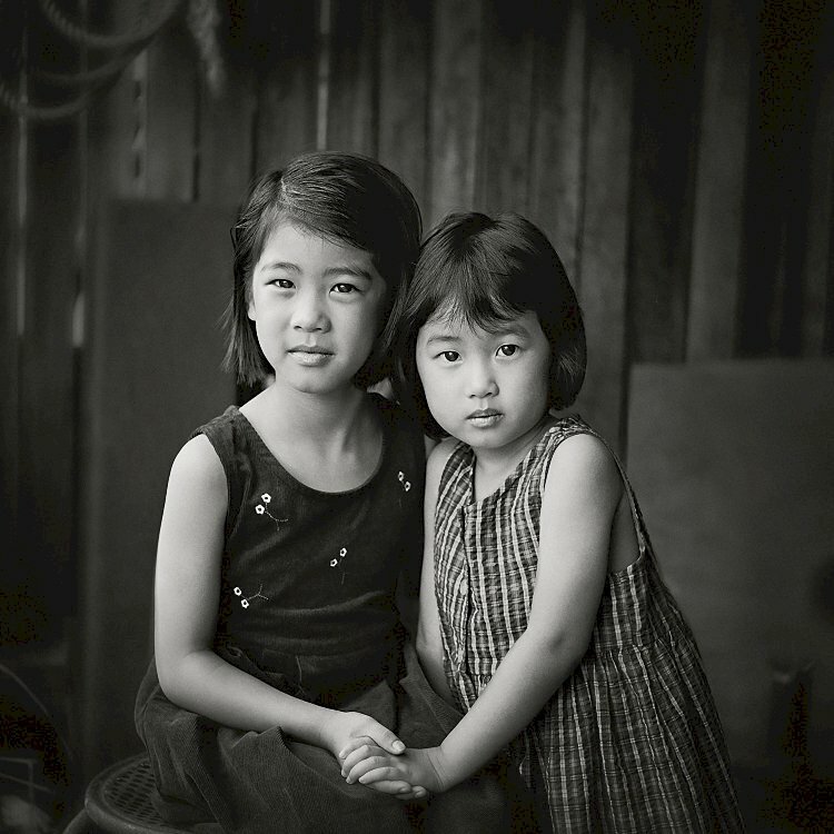 in ảnh màu trắng đen
