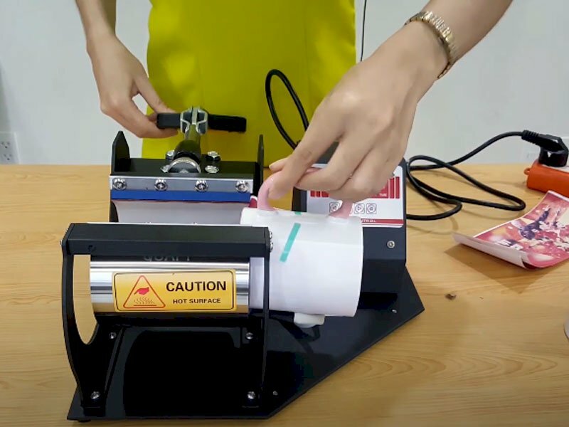 in chuyển nhiệt lên ly sứ