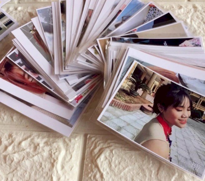 in hình ép plastic