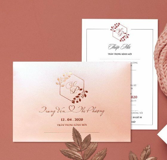thiệp cưới giấy ánh kim