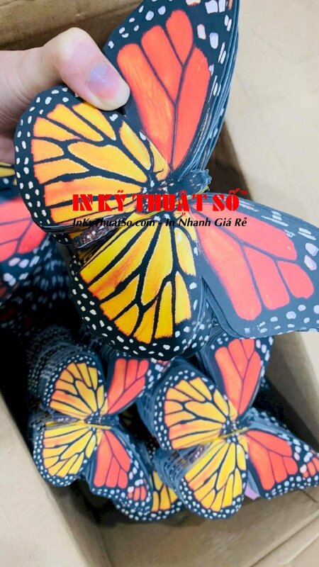 In tag giấy hình bướm