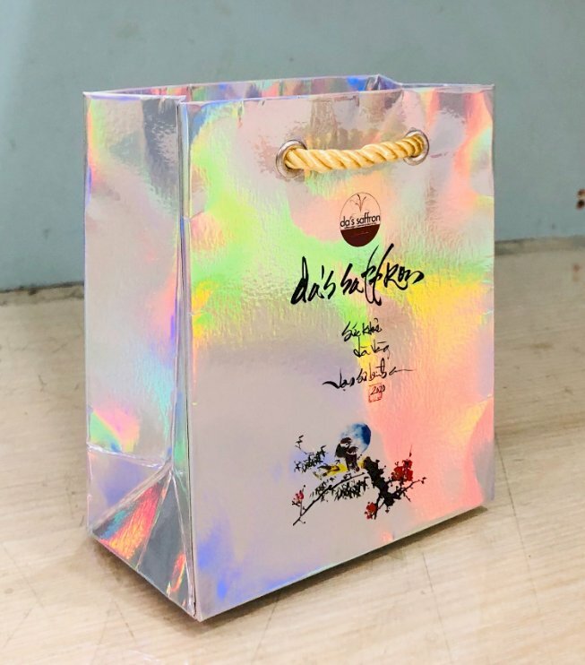 In túi giấy ánh kim sang trọng