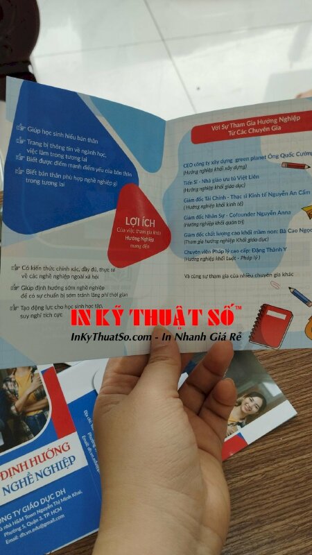 in tờ rơi tuyển sinh đào tạo