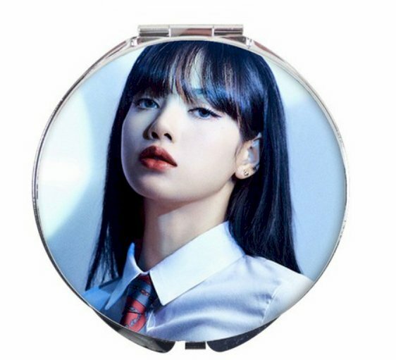 Gương cầm tay mini in hình Lisa Blackpink
