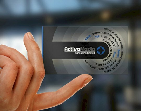 In card trong suốt ngang đang là xu hướng của nhiều doanh nghiệp trẻ hiện nay