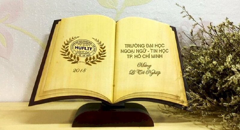 Kỷ niệm chương bằng gỗ