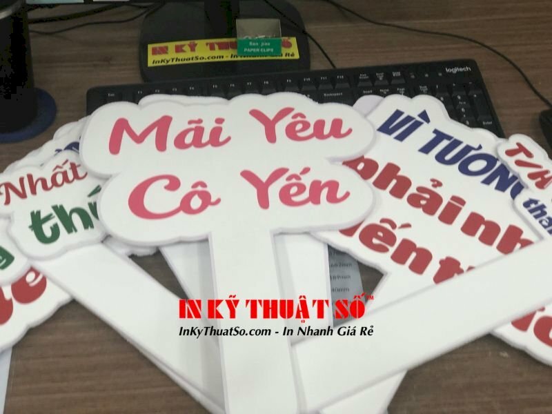 Hashtag cầm tay Mãi Yêu Cô