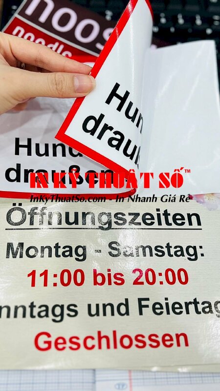 In decal dán kính thông tin thời gian hoạt động của shop (tiếng Đức)