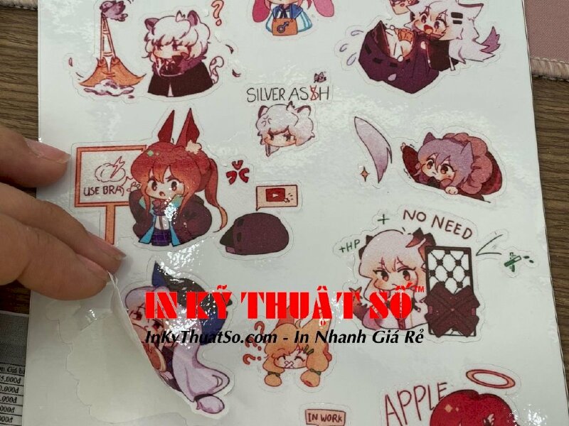 In hình sticker anime siêu dễ thương dán đồ dùng trang trí