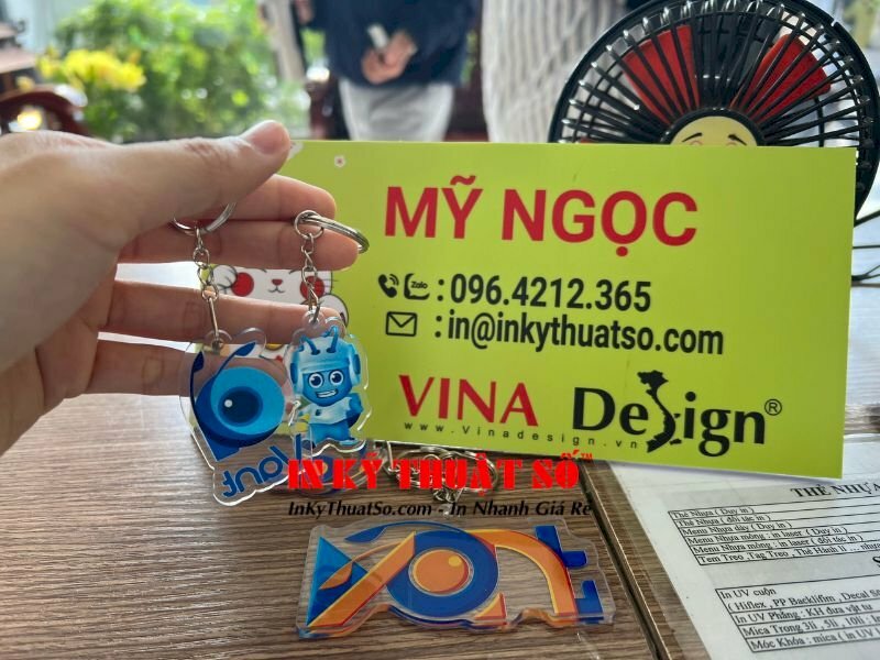 Móc khoá mica in hình theo yêu cầu - INKTS360