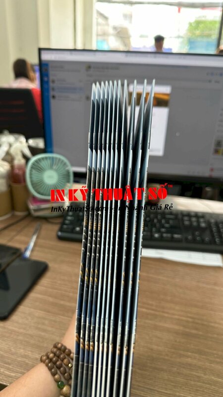 In catalogue số lượng ít giá rẻ