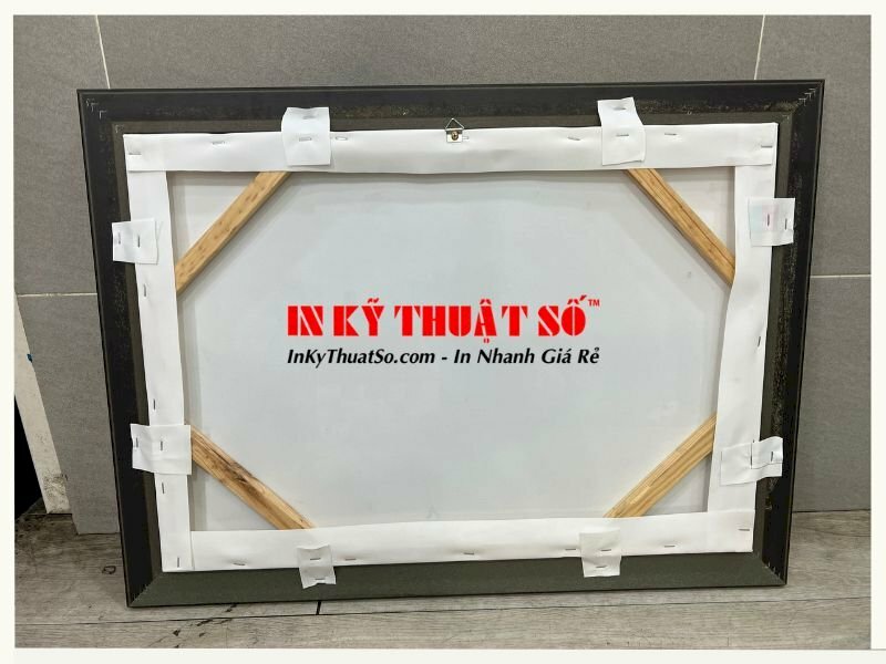 In tranh canvas trang trí phòng khách